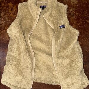 Patagonia Sherpa Fleece Vest in Beige